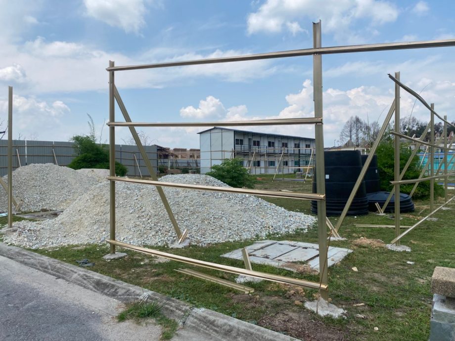 布特拉高原气爆 | 忧重输天然气再爆炸居民担心安全纷纷逃离