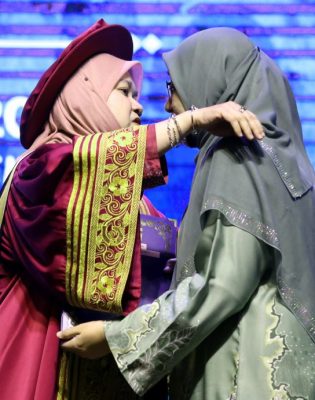 师范学院明年开办硕士班 法丽娜:教育从师生信任开始