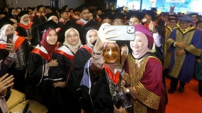 师范学院明年开办硕士班  法丽娜：教育从师生信任开始