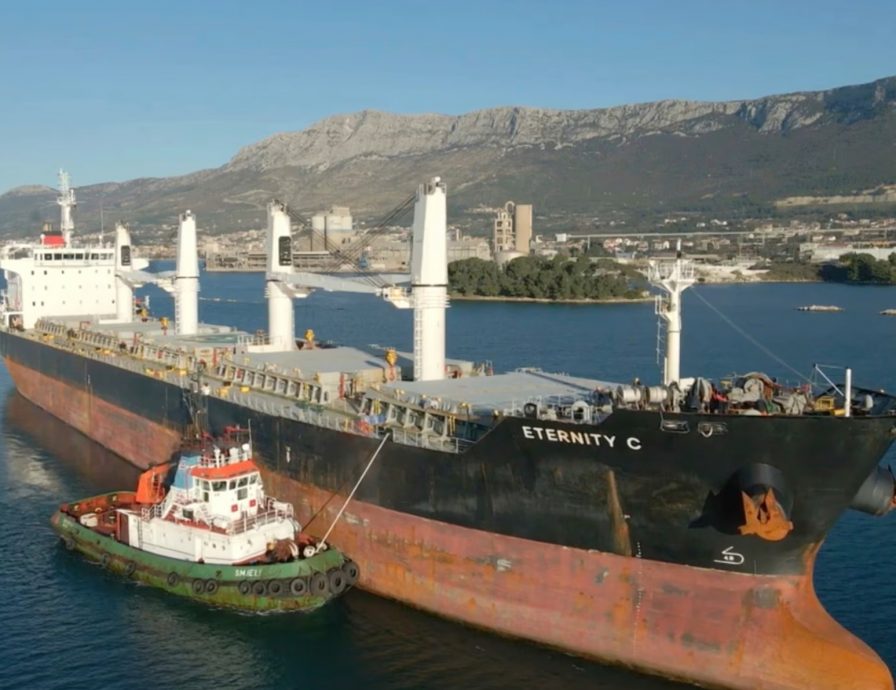 希腊货轮红海再遭袭 4船员身亡2人受伤