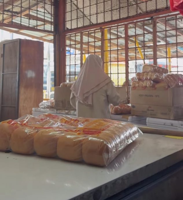 年轻女子的两难! 照顾母亲或放弃牛津梦