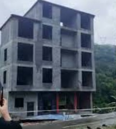 广西5层楼房因暴雨垮塌 房主在外挣装修钱