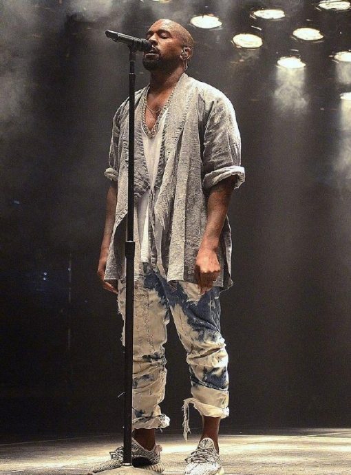 康耶维斯演唱会迟到早退 全场齐喊：退票！　