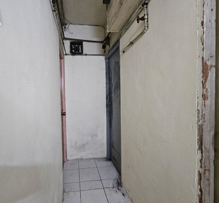 弟悉心照料智障姐 疑不堪长照压力烧炭双亡