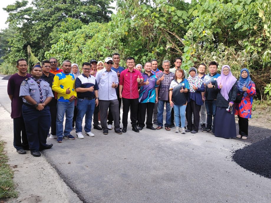 张迪翔拨款2.3万 往端洛国中道路加宽