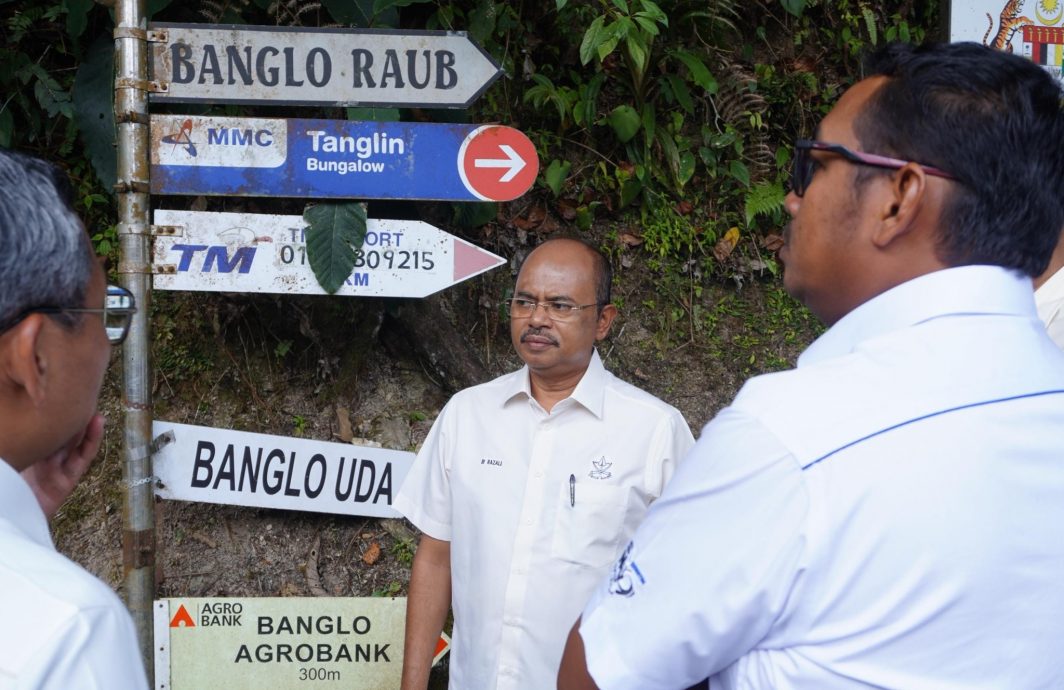彭州政府促工程部特别拨款优先修复福隆港周围的道路。