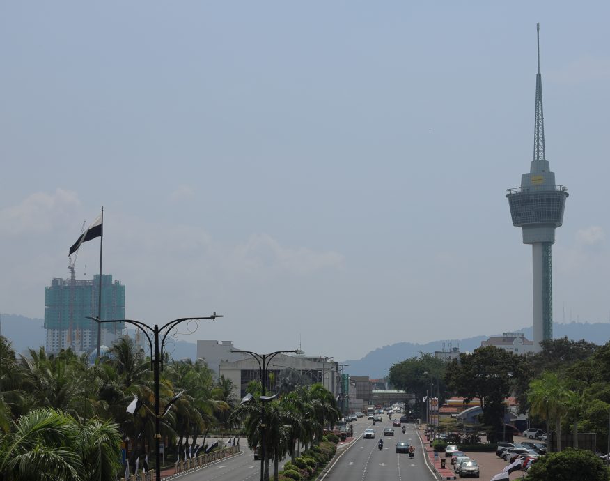 彭州政府劝告民众勿露天焚烧避免加剧烟霾情况。