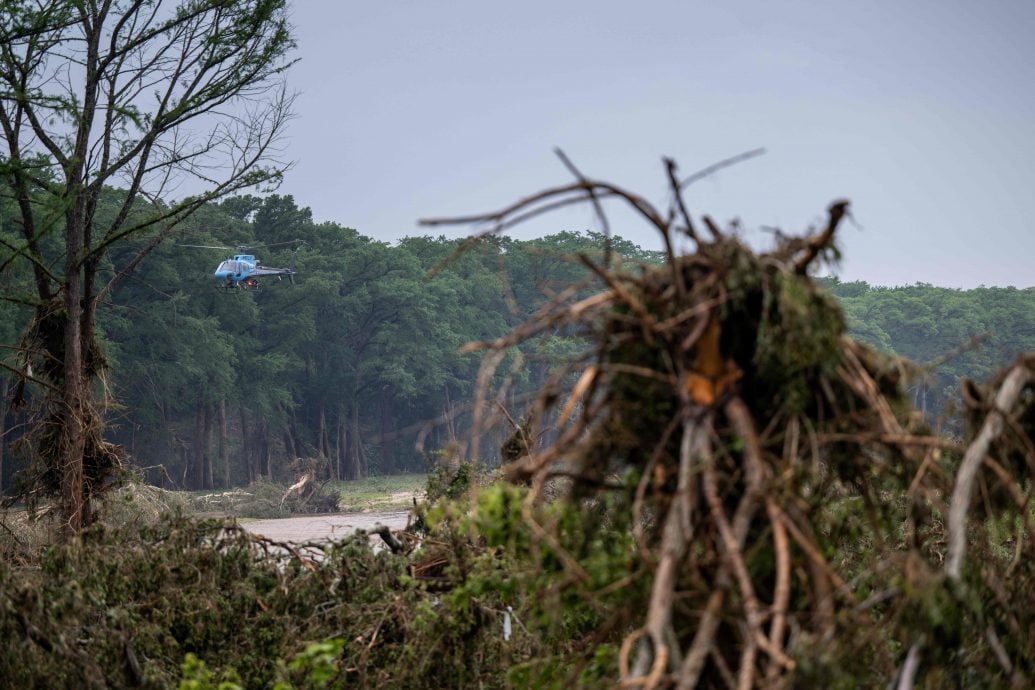 得州洪水已致至少80死逾40人失踪 特朗普否认削预算和裁员影响应对  
