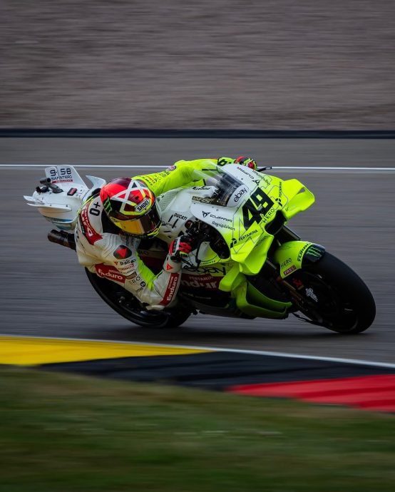 德国站世界摩托车大赛  迪吉安南东尼奥破单圈纪录