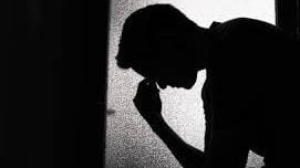 情妇前妻先后怀孕产子 男子验出“无精症” 崩溃了