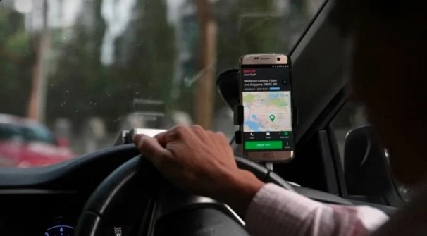 批电召车司机态度糟透给1星 “说我会玩手机不懂顾孩子”