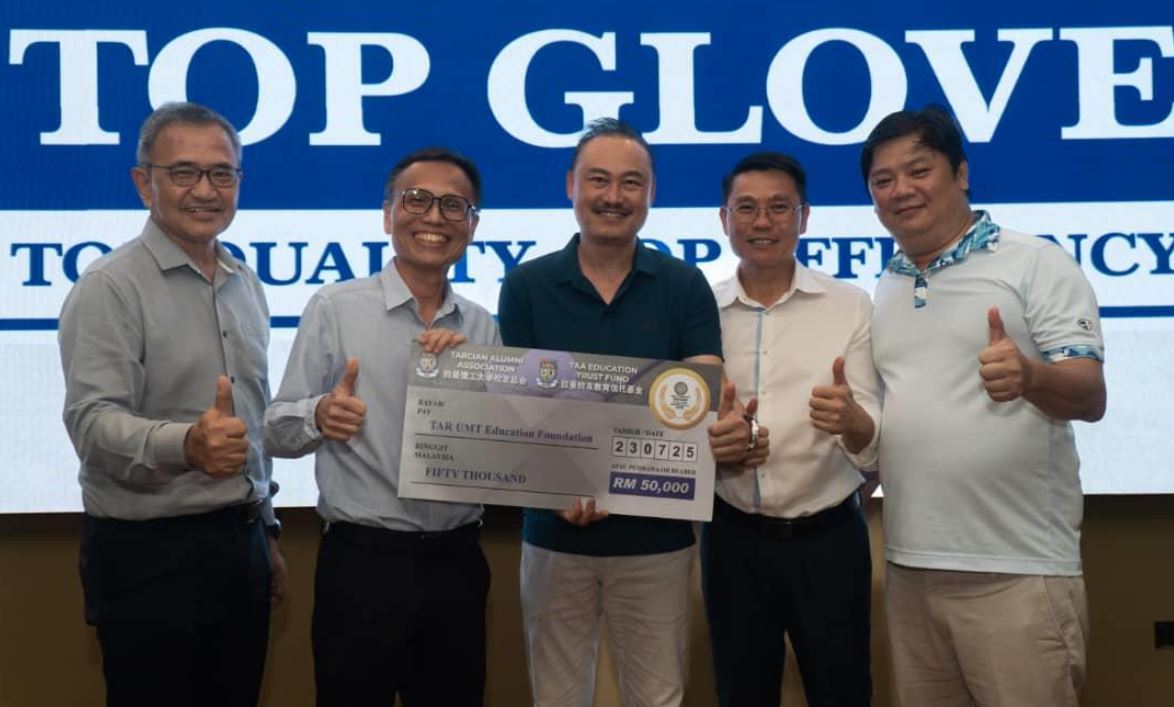 拉曼理工大学校友总会与拉曼校友教育信托基金联办高  尔夫球友谊赛筹获 5 万助学基金