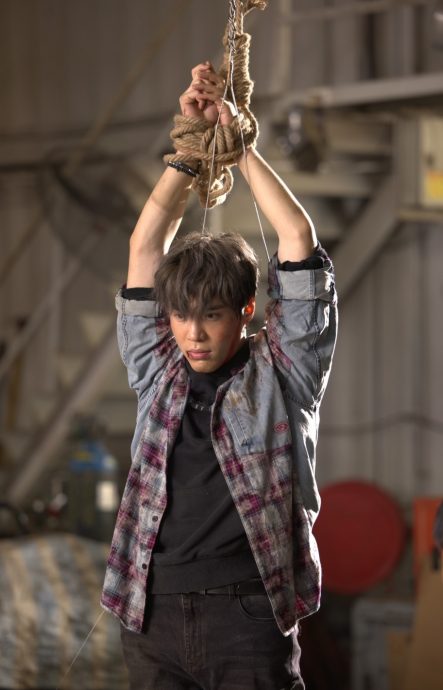 拍《执法者们》惊险被抛下海 丁子朗亲解剧情：试一次就够