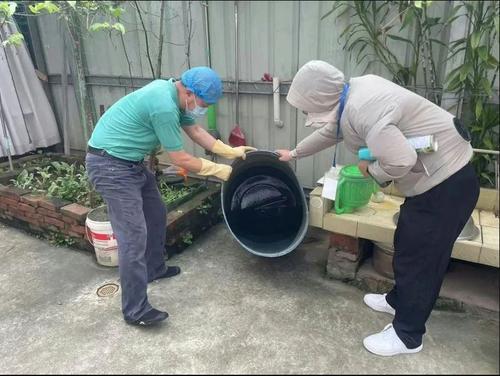 拚图)让蚊子无处可逃！全村准时在家集体点蚊香