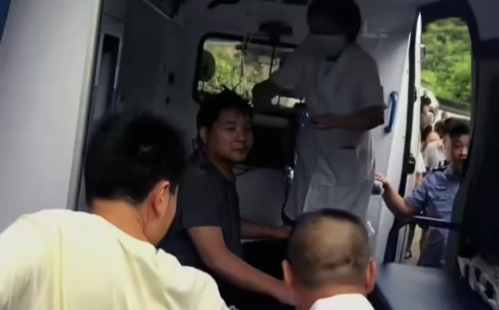 拚盘/湖南汉潜水失踪5天奇迹生还 靠水下9公尺深洞生吞活鱼救命