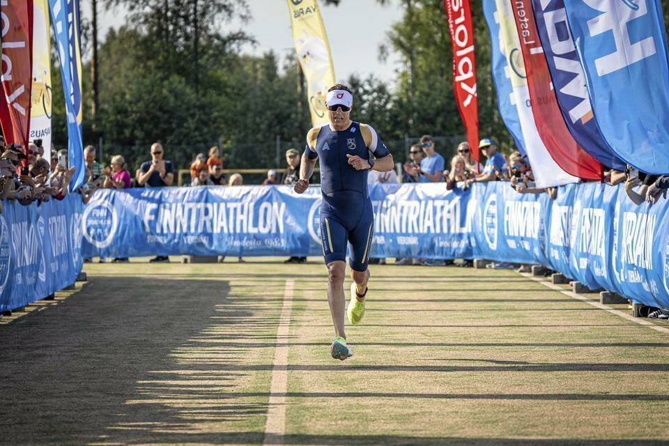 拼盘 芬兰总统化名参加三铁夺亚军