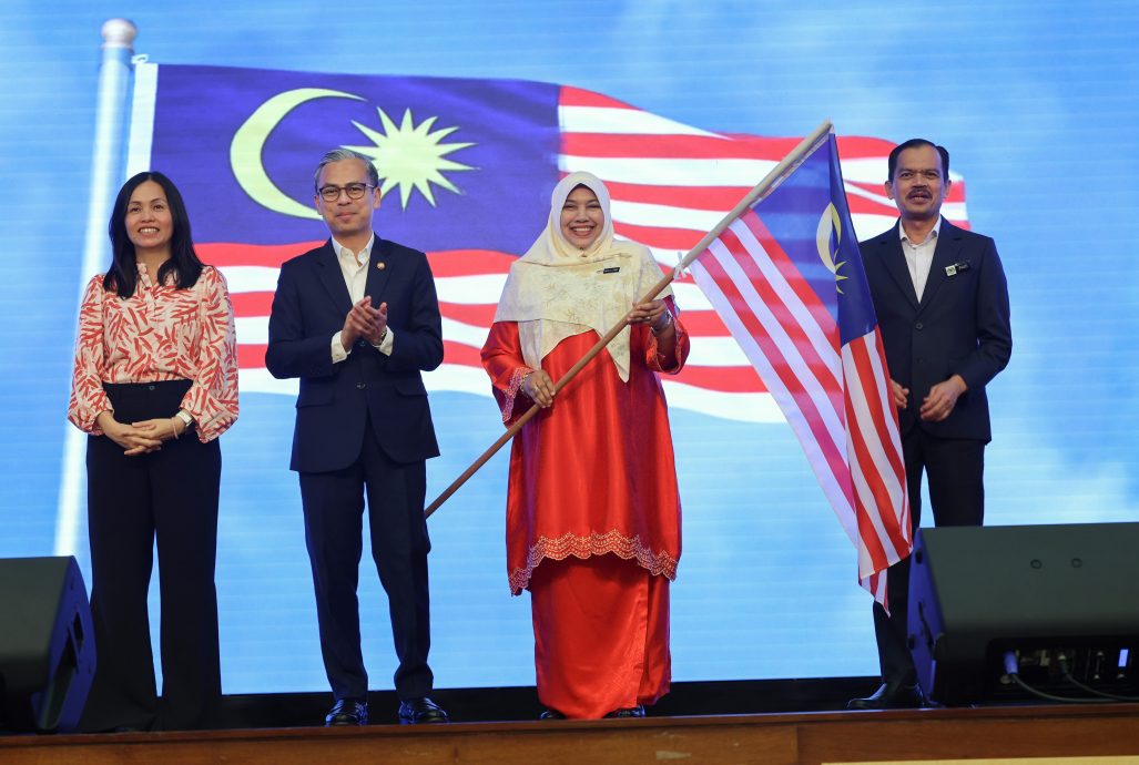 政府部门提高国庆月精神·播国庆大马日庆典主题曲