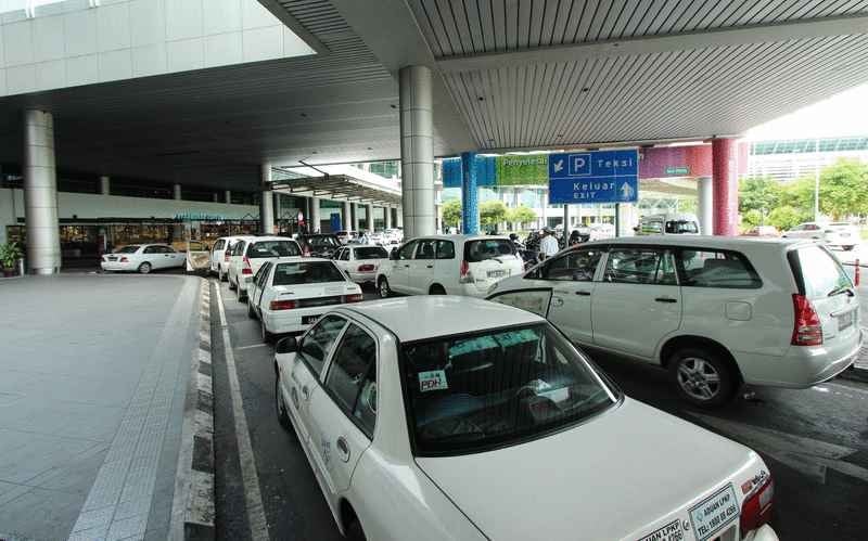 新法上路!机场非法拉乘客 最高罚RM5万监5年!