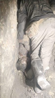 装排污管险遭泥石活埋   消拯队奋战1小时救出工人