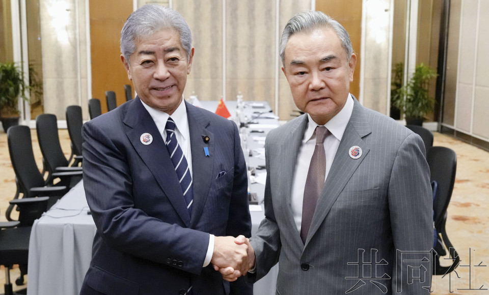 日外长就军机异常接近事件向王毅提出关切