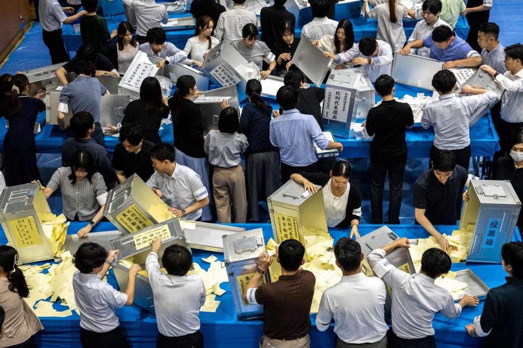 日本政坛“黑天鹅”突袭引爆全球市场 外媒“恐爆3重灾难”