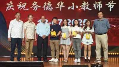 巴生务德华小庆教师节   筵开84席为黄玉枝庆寿