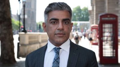 靠知识改变命运 英驻斐济专员 难民出身