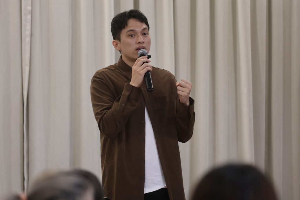 暖势力/谢添荣:无语良师背后的力量 家属成全 无声奉献