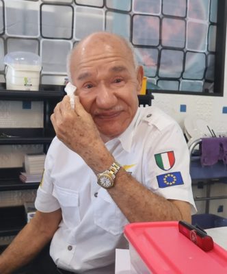 暖势力：无声半世纪，53岁“聋哑”油漆工初闻人间的声音，并首度在引导下说出“妈妈”2字