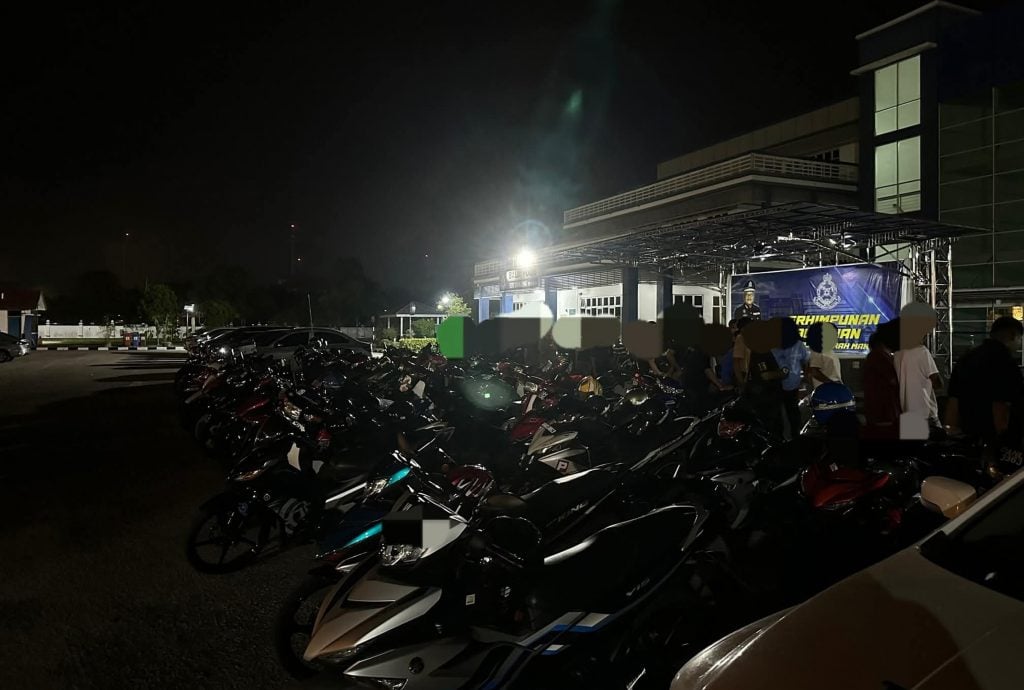 曼绒交警展开“道路流氓行动” 开134罚单 扣12摩托