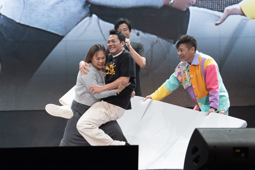 曾志伟大马亲自上阵传紫菜 王浩信露肌唱跳助兴奖门人