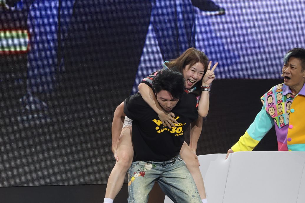 曾志伟大马亲自上阵传紫菜 王浩信露肌唱跳助兴奖门人