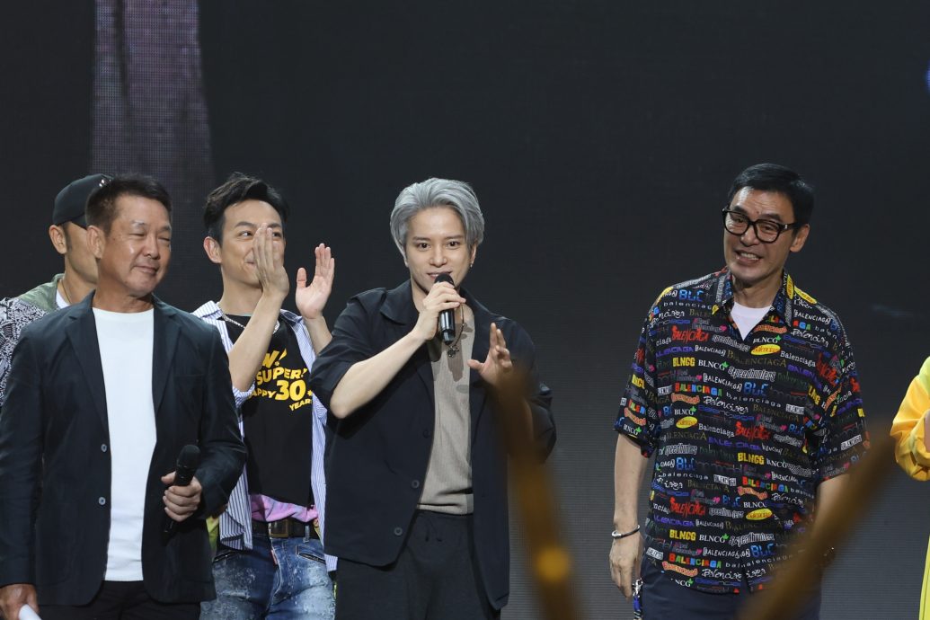 曾志伟大马亲自上阵传紫菜 王浩信露肌唱跳助兴奖门人