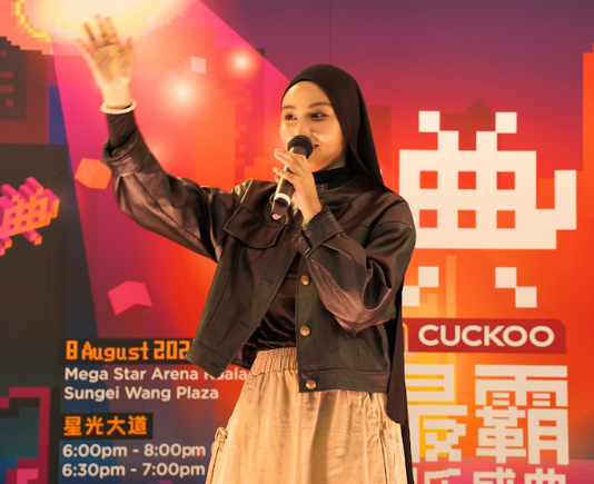 最霸娱乐盛典|KK无缘30大最霸艺人奖怒“退场” 陈慧恬机智救火