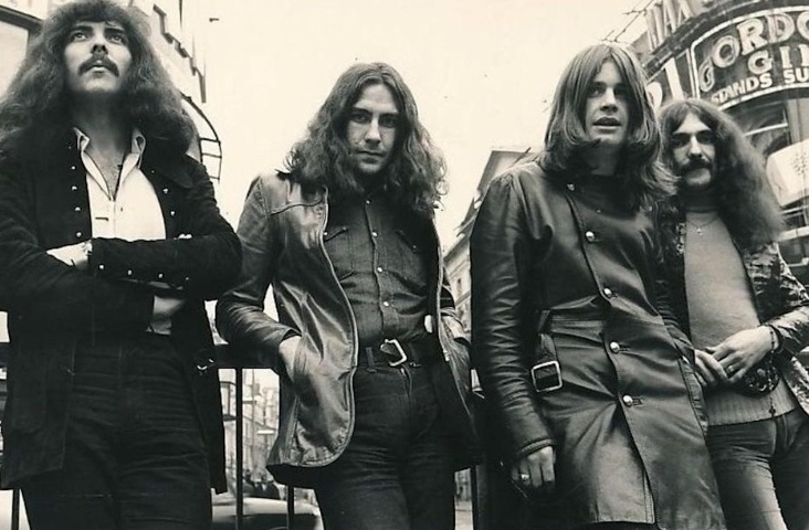  月初才办告别演唱会 76岁奥兹欧斯本离世