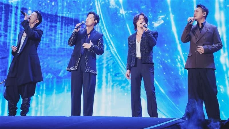 朱孝天开个人演唱会 被质疑歌不够撑全场