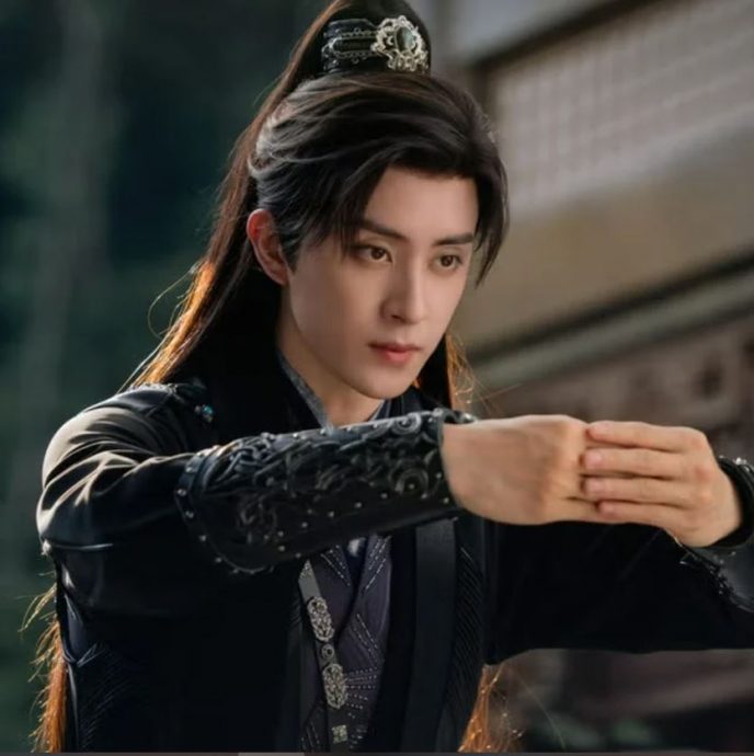 李兰迪吻188公分敖瑞鹏 自嘲像治颈椎病