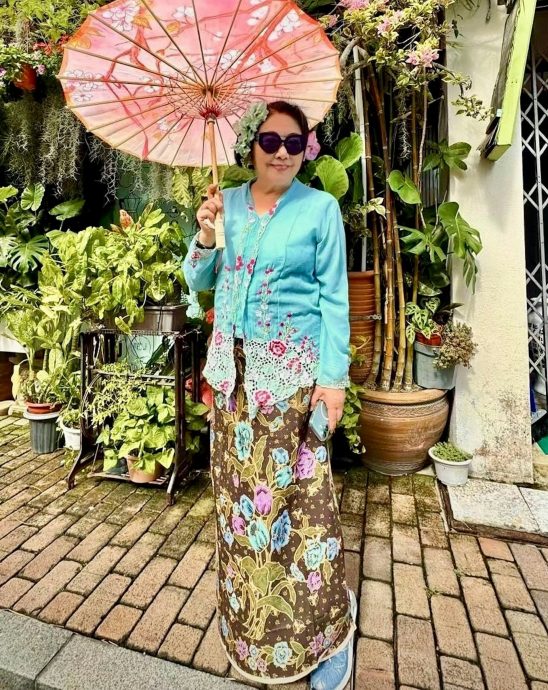 李司棋畅游马六甲 即兴街头表演