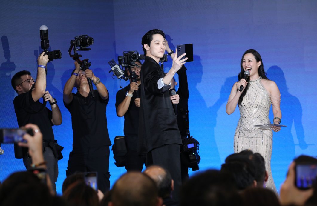 李洙赫见热情大马粉丝超紧张 预学国语全忘光