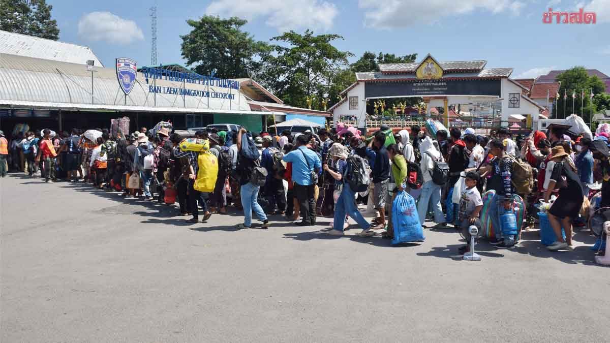 柬泰边境冲突/连夜赶赴边境 逾5000柬埔寨人逃回国