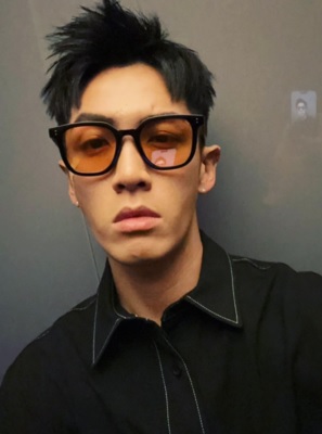 柯震东分手萧亚轩11年“同框” 网民热烈按赞“求复合”