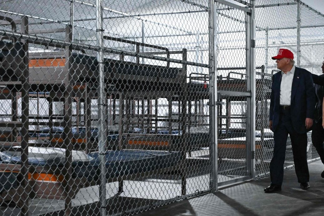 欢迎来到“鳄鱼恶魔岛”｜佛州拘留中心即将接收首批移民