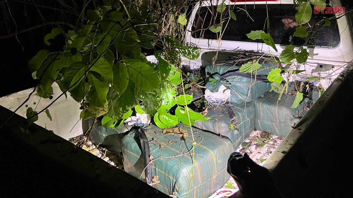 毒贩惊见警方路障转头逃 货卡与400万颗毒丸弃丛林