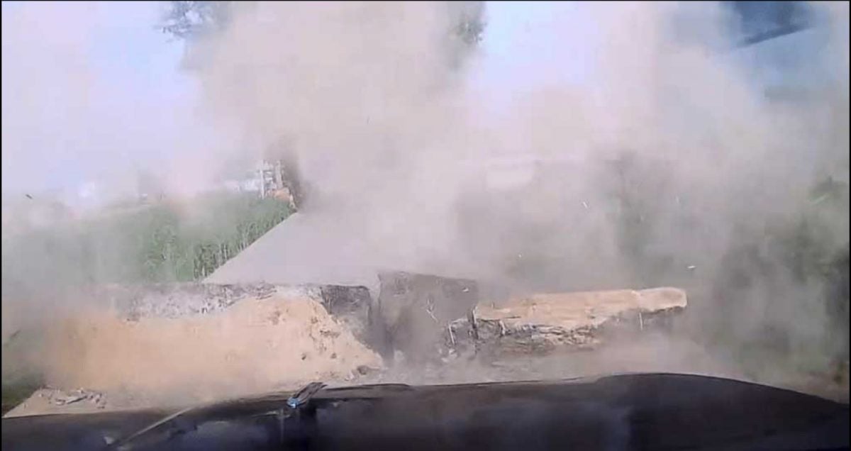 水泥路也受不了!河南高温曝晒致路面“热炸”