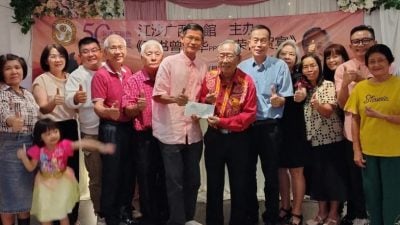 江沙广西会馆执行秘书曾炫华荣休 八任会长见证忠诚服务