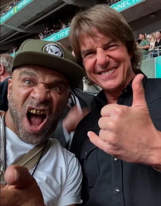 与安娜牵手外出被捕获 汤告鲁斯坐实恋情