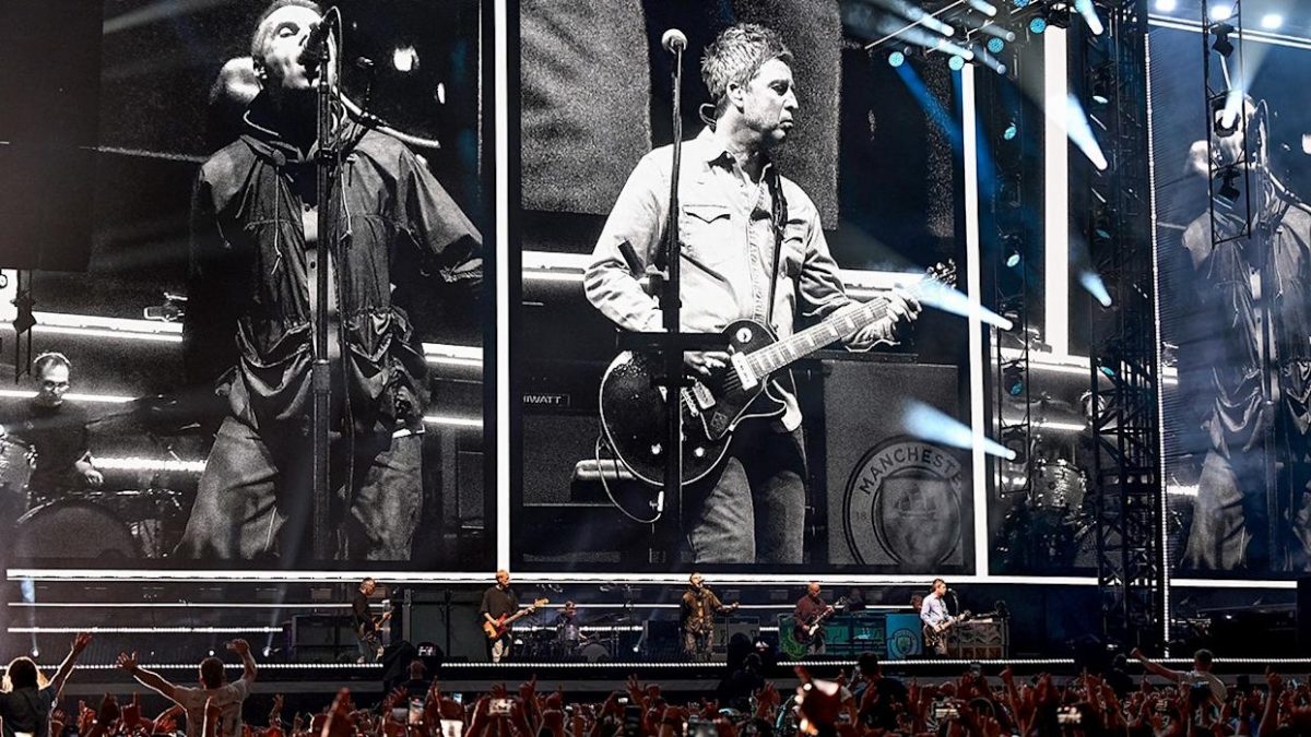 与安娜牵手外出被捕获 汤告鲁斯坐实恋情