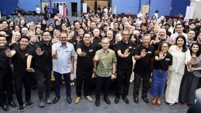法米：谁主导制定政策？  AI监管尚在讨论