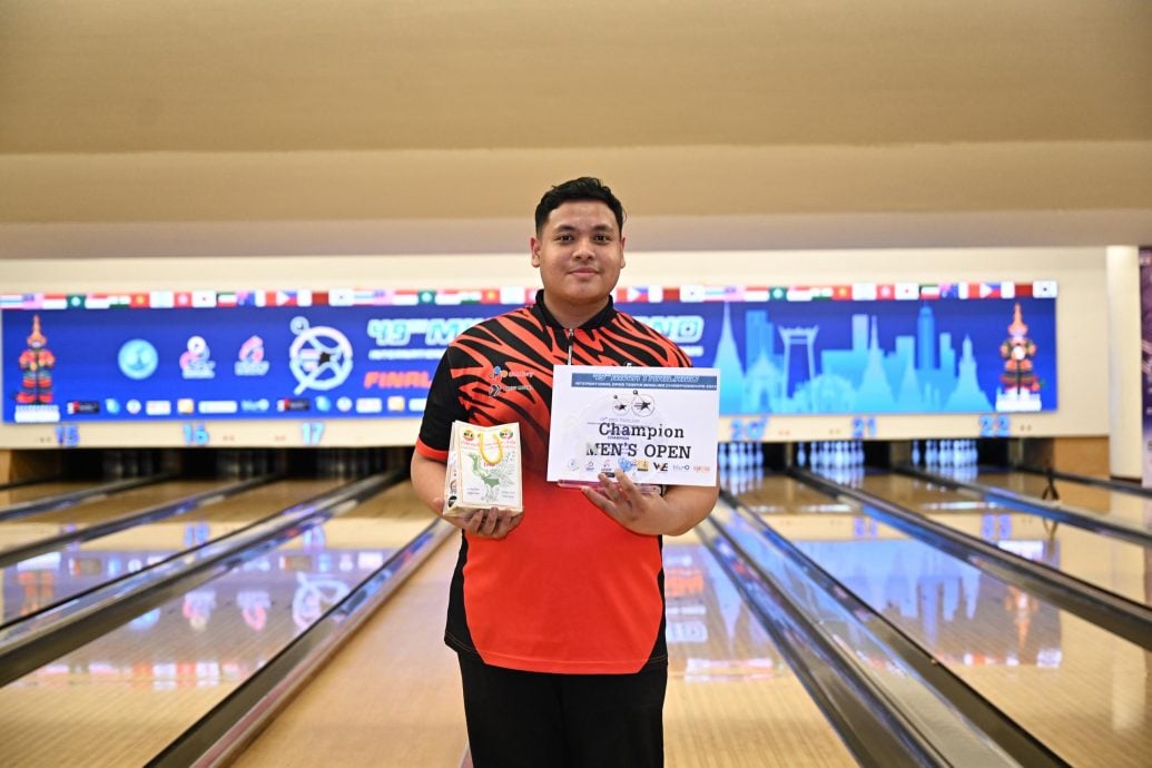 泰国保龄球公开赛| 男子公开组称王  依兹将冠军献癌父