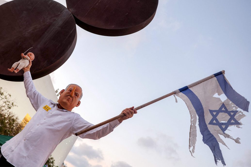 涅坦雅胡“食物中毒”请假休养！　贪腐案听证会延至9月